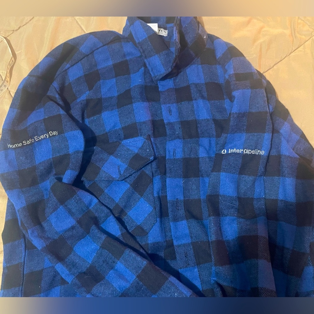 🌾 Men's Plaid Button-Up Shirt